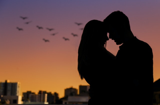 La différence entre l’amour et le sentiment amoureux : comment savoir s’il s’agit d’amour ou d’une simple passion passagère